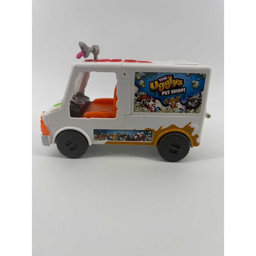Moose Toys The Ugglys Pet Shop Dirty Dog Wash‎ Van Toy Vehicle 2014 White DOGONE